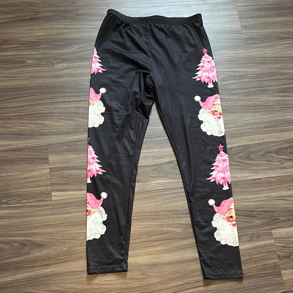 Christmas Santa pink leggings size L NWOT never worn